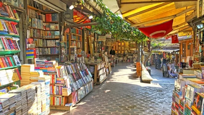 Yapay Zeka Firmaları Kitapları Yakıyor mu? Yapay Zeka Firmaları Kitapları Yakıyor mu?